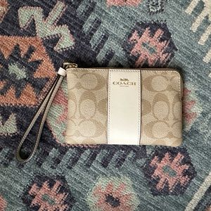 Brand new coach clutch